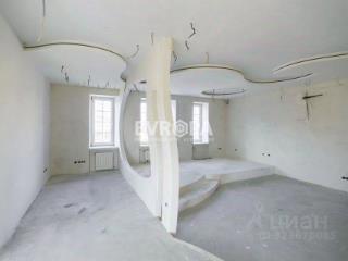 3-этажный дом, 740 м², 8 соток