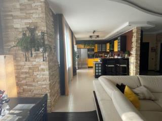 3-комн. квартира, 184 м², 17/18 этаж