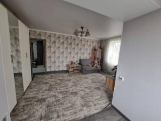 2-комн. квартира, 57 м², 2/5 этаж