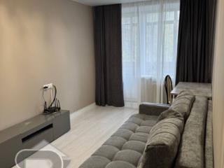 3-комн. квартира, 55.6 м², 2/5 этаж