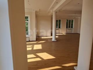  дом, 385 м², 9 соток