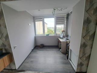 2-комн. квартира, 57 м², 2/5 этаж