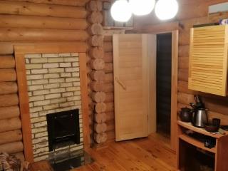  дом, 305 м², 15 соток