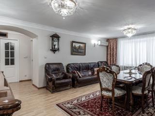 5-комн. квартира, 180 м², 1/8 этаж
