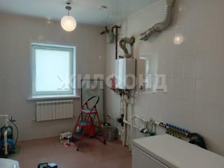  дом, 220 м², 8 соток