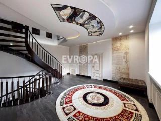 3-этажный дом, 740 м², 8 соток