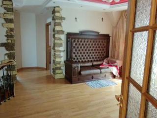  коттедж, 300 м², 7 соток