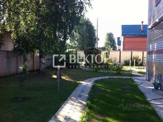 3-этажный дом, 320 м², 8 соток