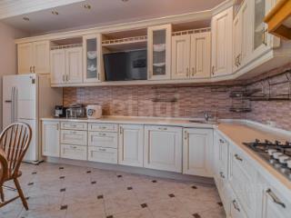 3-этажный дом, 495 м², 20 соток