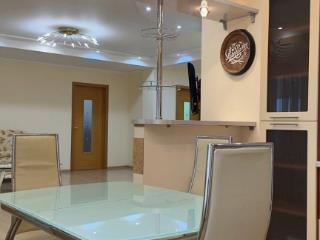 3-комн. квартира, 130 м², 10/13 этаж