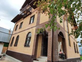 2-этажный дом, 320 м², 9 соток