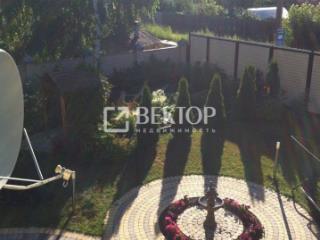 3-этажный дом, 320 м², 8 соток