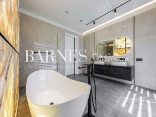 2-этажный дом, 600 м², 15 соток