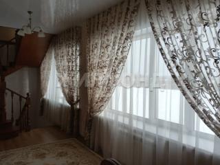  дом, 220 м², 8 соток