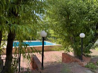 4-этажный дом, 365.5 м², 14.8 соток