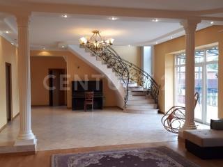 3-этажный дом, 615 м², 18 соток