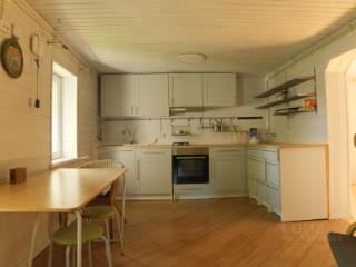 2-этажный дом, 200 м², 60 соток