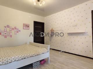  дом, 320 м², 10 соток