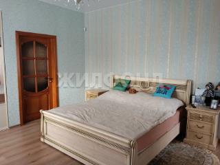  дом, 220 м², 8 соток