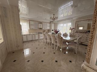 3-этажный дом, 309 м², 10 соток