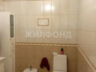  дом, 220 м², 8 соток