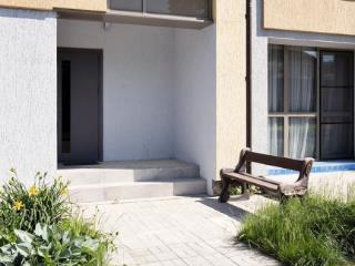  таунхаус, 240 м², 3.9 сотки
