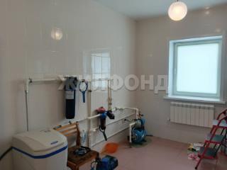  дом, 220 м², 8 соток