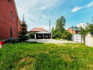 3-этажный дом, 323.7 м², 12 соток