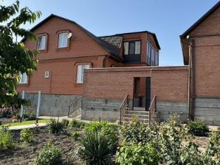  дом, 280 м², 13 соток