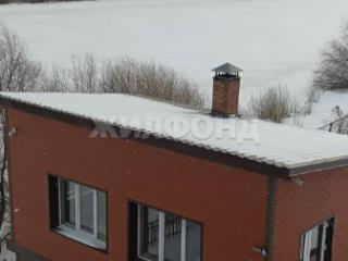  дом, 220 м², 8 соток