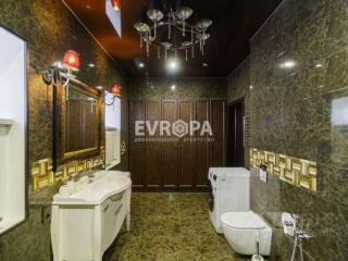 3-этажный дом, 740 м², 8 соток