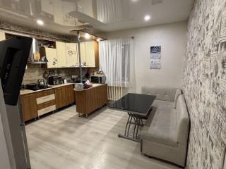 2-комн. квартира, 81.6 м², 1/2 этаж