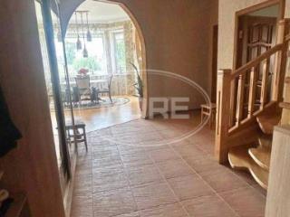 2-этажный дом, 305 м², 16 соток