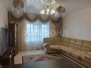  дом, 220 м², 8 соток