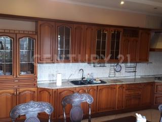 3-этажный дом, 615 м², 18 соток