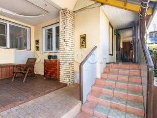  дом, 398 м², 7 соток