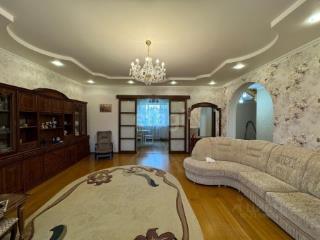 3-этажный дом, 222.9 м², 8.2 соток