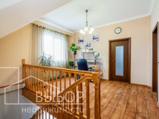 2-этажный коттедж, 261 м², 10 соток