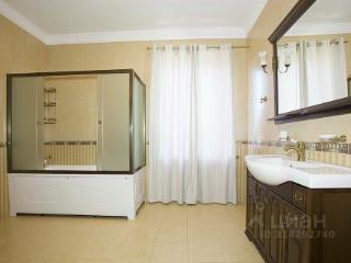 3-этажный дом, 469.2 м², 19 соток