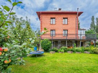 3-этажный дом, 194.8 м², 10 соток