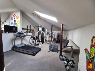 3-этажный коттедж, 230 м², 9 соток