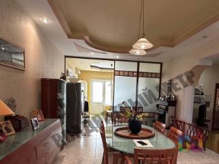  дом, 299.8 м², 8.1 соток