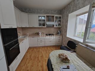 3-этажный дом, 263.4 м², 10 соток