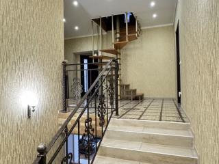  коттедж, 268.8 м², 8.2 соток