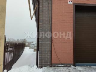  дом, 220 м², 8 соток