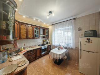3-этажный коттедж, 250 м², 8 соток