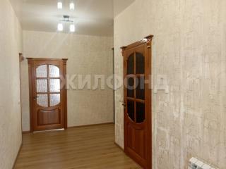  дом, 220 м², 8 соток