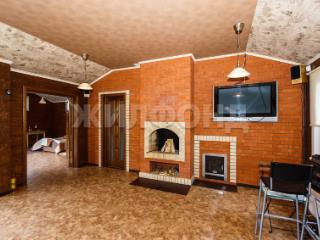  дом, 340 м², 7.6 соток