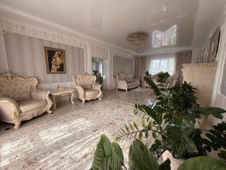 3-этажный дом, 309 м², 10 соток