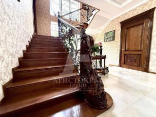 3-этажный дом, 342.7 м², 6.5 соток